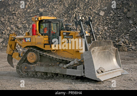 Caterpillar D9T Bulldozer arbeiten bei Tower Colliery Tagebau in South Wales Stockfoto