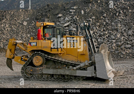 Caterpillar D9T Bulldozer arbeiten bei Tower Colliery Tagebau in South Wales Stockfoto