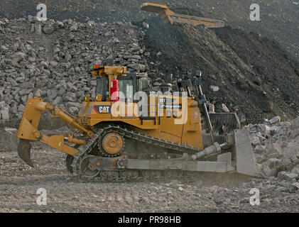 Caterpillar D9T Bulldozer arbeiten bei Tower Colliery Tagebau in South Wales Stockfoto