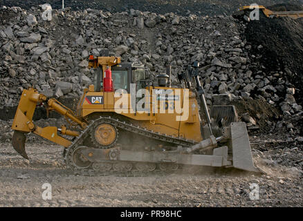 Caterpillar D9T Bulldozer arbeiten bei Tower Colliery Tagebau in South Wales Stockfoto