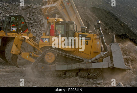 Caterpillar D9T Bulldozer arbeiten bei Tower Colliery Tagebau in South Wales Stockfoto