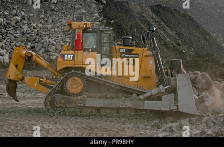 Caterpillar D9T Bulldozer arbeiten bei Tower Colliery Tagebau in South Wales Stockfoto