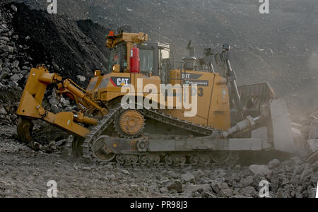 Caterpillar D9T Bulldozer arbeiten bei Tower Colliery Tagebau in South Wales Stockfoto