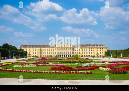 Schloss Schönbrunn, kaiserliche Sommerresidenz in Wien, Österreich Stockfoto