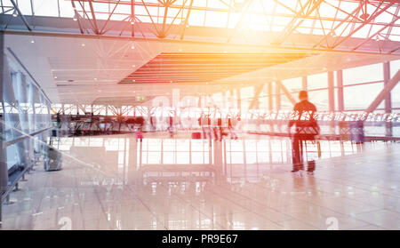 Modernen Flughafen mit blur Effekte. Double Exposure Stockfoto