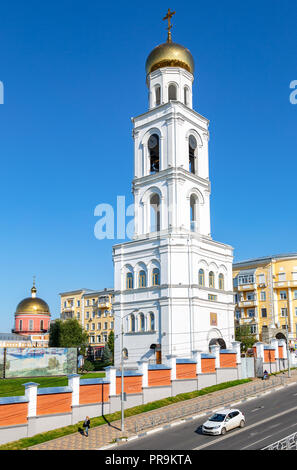 Samara, Russland - September 22, 2018: Kirchturm Iversky Kloster in Samara gegen den blauen Himmel im Sommer Tag Stockfoto