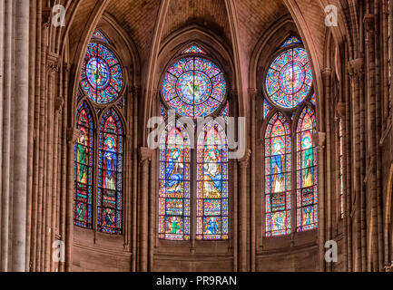 Paris, Frankreich, 13. März 2018: die Glasfenster in der Kathedrale Notre Dame. Stockfoto