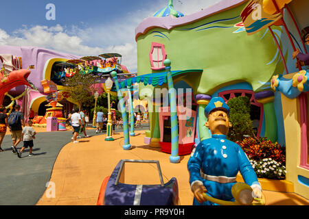 Achterbahn in Seuss Landing Dr Seuss land in den Universal Studios Orlando Stockfoto
