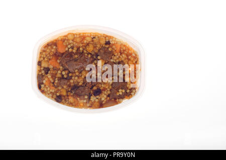 Gekochte Lean Cuisine Gefrierschrank Mahlzeit mit Gewürztem marokkanische Rindfleisch mit Couscous Stockfoto