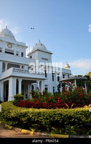 Kolonialzeit umgebaut Jaffna Öffentliche Bibliothek Wahrzeichen für Tamilen aus Jaffna, Sri Lanka Stockfoto