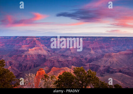 Sonnenaufgang über dem Yaki Point Blick in den Grand Canyon Stockfoto