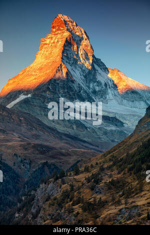 Matterhorn. Landschaft Bild von Matterhorn, Schweiz im Herbst Sonnenaufgang. Stockfoto