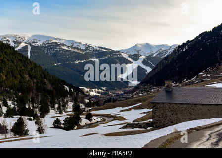 Schnee im Vall d Incles, Andorra Stockfoto