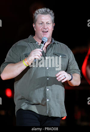 Gary LeVox mit Rascal Flatts führt in Konzert beim Cruzan Amphitheater in West Palm Beach, Florida, am 13. September 2014. Stockfoto