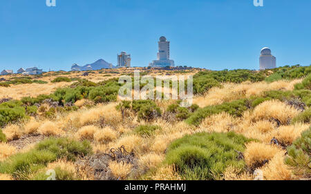 Teneriffa, SPANIEN - 20. August: (Anmerkung des Editors: Bild ist ein digital [High Dynamic Range, HDR] Composite.) Das Centro de Investigación atmosférica de Izaña (AEMET) Sternwarte am 20. August zu sehen ist, in Teneriffa, Spanien 2018. Dies ist eine der größten Observatorien der Welt. Stockfoto