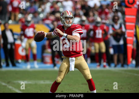 Carson, CA. 30 Sep, 2018. San Francisco 49ers quarterback C.J. Beathard (3) Während der NFL San Francisco 49ers vs Los Angeles Ladegeräte am Stubhub Center in Carson, Ca am 30. September 2018 (Foto von Jevone Moore Quelle: CSM/Alamy leben Nachrichten Stockfoto