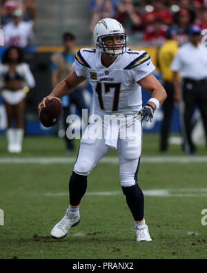 Carson, CA. 30 Sep, 2018. Los Angeles Ladegeräte Quarterback Philip Flüsse (17) Während der NFL San Francisco 49ers vs Los Angeles Ladegeräte am Stubhub Center in Carson, am 30. September Ca, 2018 (Foto von Jevone Moore Quelle: CSM/Alamy leben Nachrichten Stockfoto