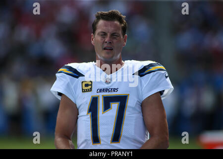 Carson, CA. 30 Sep, 2018. Los Angeles Ladegeräte Quarterback Philip Flüsse (17) Während der NFL San Francisco 49ers vs Los Angeles Ladegeräte am Stubhub Center in Carson, am 30. September Ca, 2018 (Foto von Jevone Moore Quelle: CSM/Alamy leben Nachrichten Stockfoto