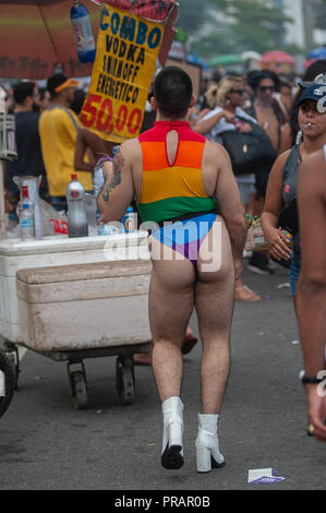 Rio de Janeiro, Brasilien. 30. September 2018. - 23 LGBT Pride Parade - Der 23., Parade der LGBT Pride wurde am Nachmittag statt (30) am Strand von Copacabana, südlich von Rio. Foto: Ilan Pellenberg/AGIF AGIF/Alamy Credit: Live-Nachrichten Stockfoto