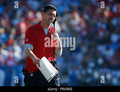 Carson, Kalifornien, USA. 30. September 2018. September 30, 2018 San Francisco 49ers Haupttrainer Kyle Shanahan in Aktion während der Fußball-Spiel zwischen den San Francisco 49ers und die Los Angeles Ladegeräte am StubHub Center in Carson, Kalifornien. Charles Baus/CSM Credit: Cal Sport Media/Alamy leben Nachrichten Stockfoto