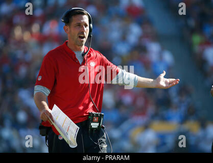 Carson, Kalifornien, USA. 30. September 2018. September 30, 2018 San Francisco 49ers Haupttrainer Kyle Shanahan in Aktion während der Fußball-Spiel zwischen den San Francisco 49ers und die Los Angeles Ladegeräte am StubHub Center in Carson, Kalifornien. Charles Baus/CSM Credit: Cal Sport Media/Alamy leben Nachrichten Stockfoto