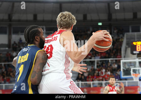 Brescia, Italien. 30. September 2018. Mindaugas Kuzminskas (Olimpia Milano) während des Finales der Lba Supercoppa 2018 Auxilium Fiat Torino-Armani Exchange Olimpia Milano. Walter Bertagnoli/Alamy leben Nachrichten Stockfoto