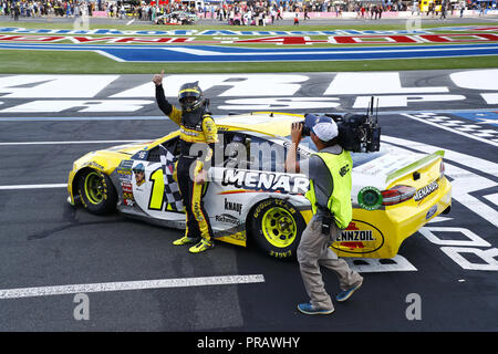 Concord, North Carolina, USA. 30 Sep, 2018. Ryan Blaney (12) gewinnt die Bank von Amerika ROVAL 400 bei Charlotte Motor Speedway in Concord, North Carolina. Quelle: Chris Owens Asp Inc/ASP/ZUMA Draht/Alamy leben Nachrichten Stockfoto