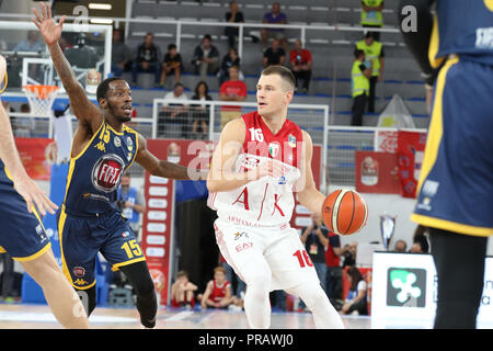 Brescia, Italien. 30. September 2018. Nemanja Nedovic (Olimpia Milano) während des Finales der Lba Supercoppa 2018 Auxilium Fiat Torino-Armani Exchange Olimpia Milano. Walter Bertagnoli/Alamy leben Nachrichten Stockfoto