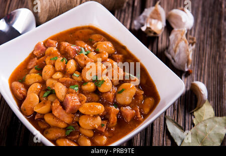 Gebackene Bohnen in Sauce Stockfoto