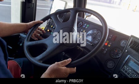 Nahaufnahme der Triebfahrzeugführer Big Truck Stockfoto