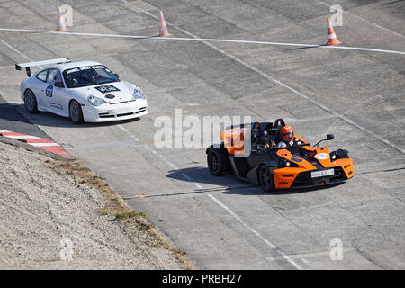 Linas-Montlhéry, Frankreich. 29 Sep, 2018. Die vierte Ausgabe des Grandes Heures Automobile auf den mythischen Linas-Montlhéry Stromkreis. Stockfoto