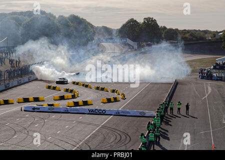 Linas-Montlhéry, Frankreich. 29 Sep, 2018. Die vierte Ausgabe des Grandes Heures Automobile auf den mythischen Linas-Montlhéry Stromkreis. Stockfoto