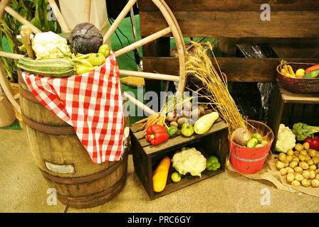 Eine schöne Anzeige von frischem Gemüse und Obst, ein ökonomisches Konzept für frisches Obst und Gemüse, Prince Edward Island, Kanada Stockfoto