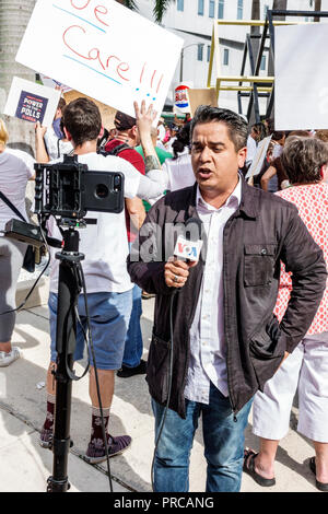 Miami Florida, Demonstration gegen Protestdemonstration, Familien gehören zusammen Freie Kinder illegale Einwanderung, mexikanische Grenzfamilie Separati Stockfoto