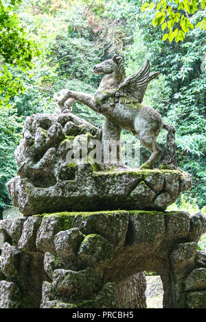 Bei Bomarzo - Italien - Auf Semptember 2009 - heiligen Hain, auch als Park der Monster bekannt, die grotesken Skulpturen in manieristic Stil besiedelten Ein Stockfoto