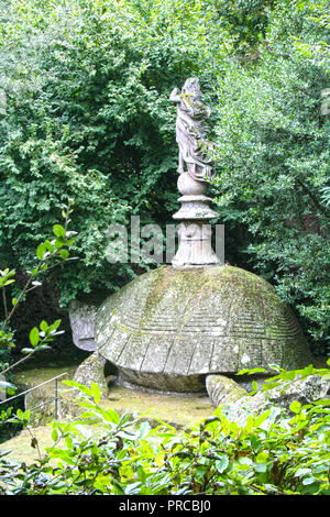 Bei Bomarzo - Italien - Auf Semptember 2009 - heiligen Hain, auch als Park der Monster bekannt, die grotesken Skulpturen in manieristic Stil besiedelten Ein Stockfoto