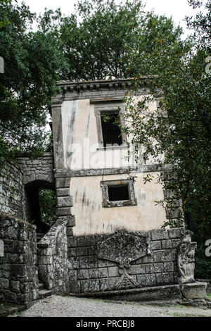 Bei Bomarzo - Italien - Auf Semptember 2009 - heiligen Hain, auch als Park der Monster bekannt, die grotesken Skulpturen in manieristic Stil besiedelten Ein Stockfoto