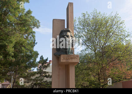 Jewpatoria, Krim, Russland - 30. Juni 2018: Denkmal für Schriftsteller Maxim Gorki in der Stadt Jewpatoria, Krim Stockfoto