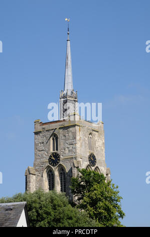 Der Turm von St. Mary's Church, Ashwell, Hertfordshire, steigt zu einer Höhe von 176 Meter und wird von einer achteckigen Laterne gekrönt und verbleites Spike. Stockfoto