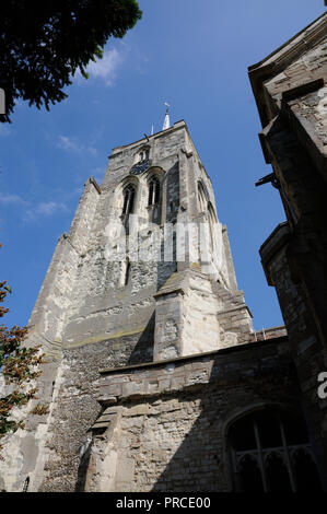 Der Turm von St. Mary's Church, Ashwell, Hertfordshire, steigt zu einer Höhe von 176 Meter und wird von einer achteckigen Laterne gekrönt und verbleites Spike. Stockfoto