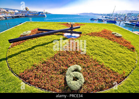 Zürich Park am See Blumenuhr, größte Stadt in Sqitzerland Stockfoto