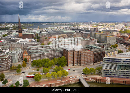 Luftaufnahme von der Hamburger Innenstadt mit dem berühmten Chilehaus Gebäude Stockfoto