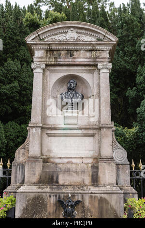 Gedenkstätte für John Powell Leslie II. Aus Glaslough, ehemaliger konservativer Gründer der Monaghan-Miliz, lebte in Castle Leslie, County Monaghan Irland Stockfoto