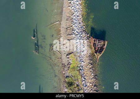 Luftaufnahme von shipwreaks in der Nähe von Royston auf Vancouver Island, Kanada Stockfoto