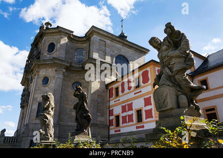 Die Allegorien der Tugenden und Laster Statuen von Matyas Braun an Kuks, Hradec Kralove Region, Bezirk Trutnov, Tschechien, sonnigen Herbsttag Stockfoto