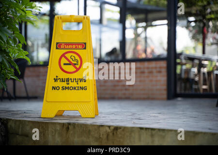 Bitte Stop Smoking Konzept No smoking sign im Coffee Shop kostenlos Raucherbereich gehen Stockfoto