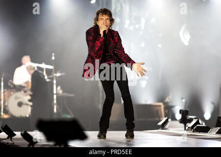 Dänemark, Kopenhagen - 3. Oktober 2017. Die Rolling Stones, Die legendäre englische Band, führt ein Live Konzert bei Telia Parken in Kopenhagen. Hier Sänger und Songwriter Mick Jagger ist live auf der Bühne gesehen. (Foto: Gonzales Foto - Kasper Maansson). Stockfoto