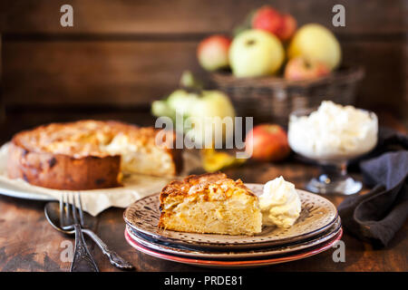 Frische, hausgemachte leckere Apfelkuchen Stockfoto