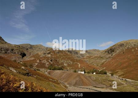 UK, Coniston Cumbria. Blick auf die coppermines Tal von den unteren Hängen des Coniston Old Man im englischen Lake District, Cumbria. Stockfoto