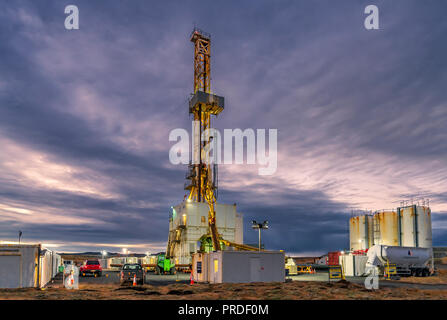 Bohrinsel, Hverahlidarvirkjun Geothermiekraftwerk, Island Stockfoto